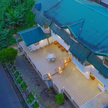 Blue Moon Residency Hotel นูวาราเอลิยา ภายนอก รูปภาพ