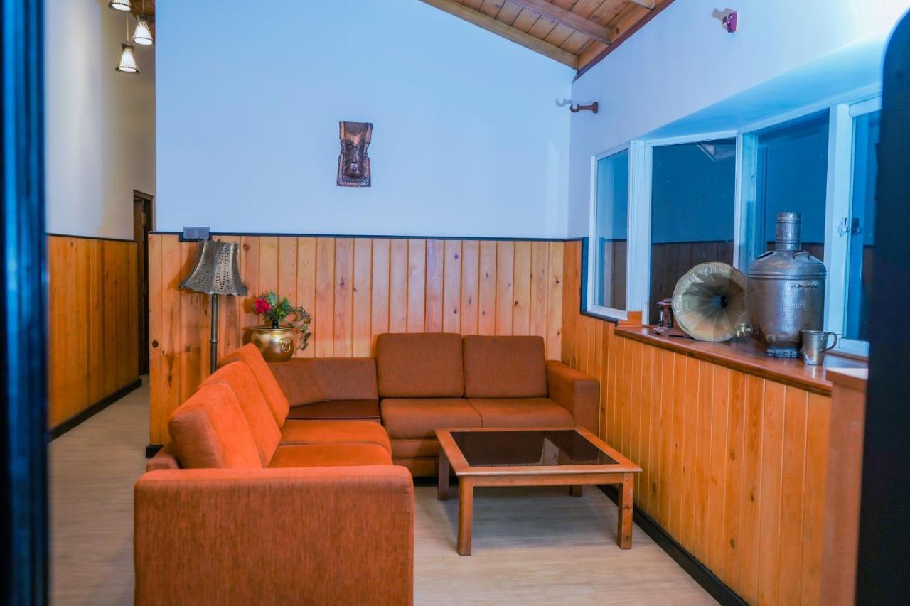 Blue Moon Residency Hotel นูวาราเอลิยา ภายนอก รูปภาพ