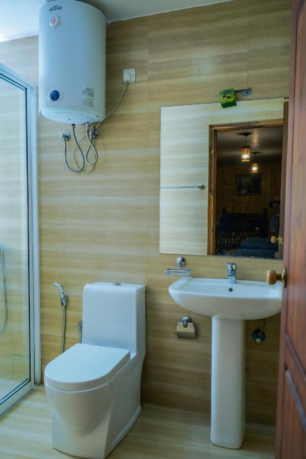 Blue Moon Residency Hotel นูวาราเอลิยา ภายนอก รูปภาพ