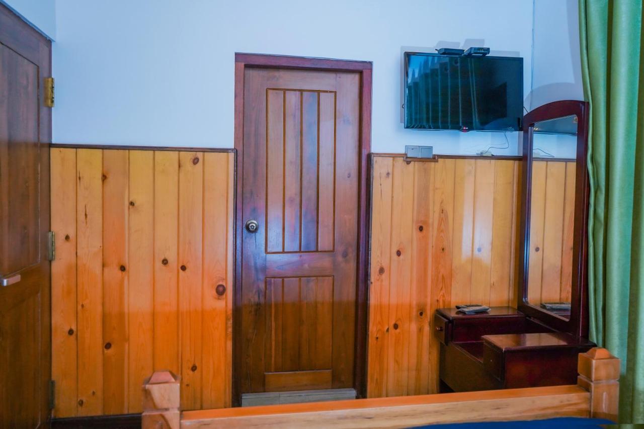 Blue Moon Residency Hotel นูวาราเอลิยา ภายนอก รูปภาพ