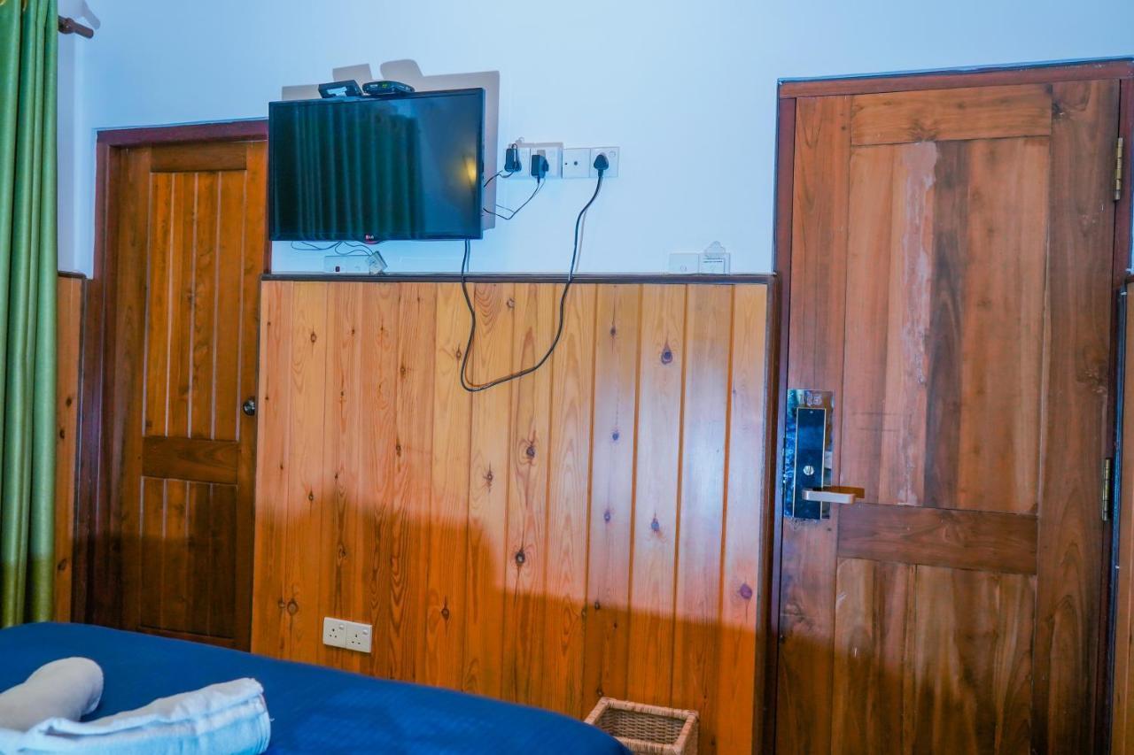 Blue Moon Residency Hotel นูวาราเอลิยา ภายนอก รูปภาพ