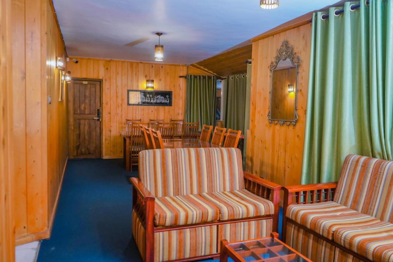 Blue Moon Residency Hotel นูวาราเอลิยา ภายนอก รูปภาพ